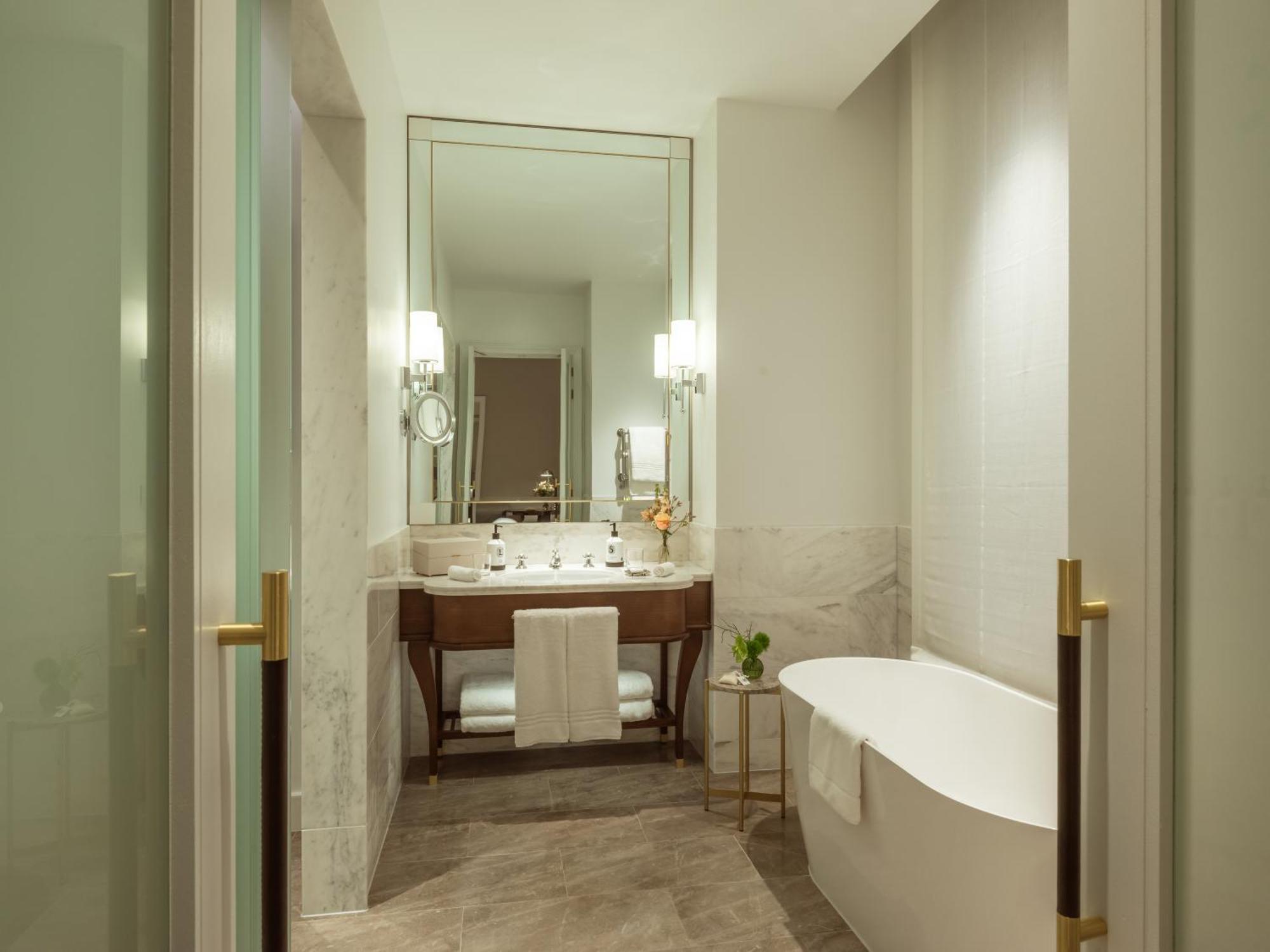Corinthia Grand Hotel Astoria Brussels Exterior photo